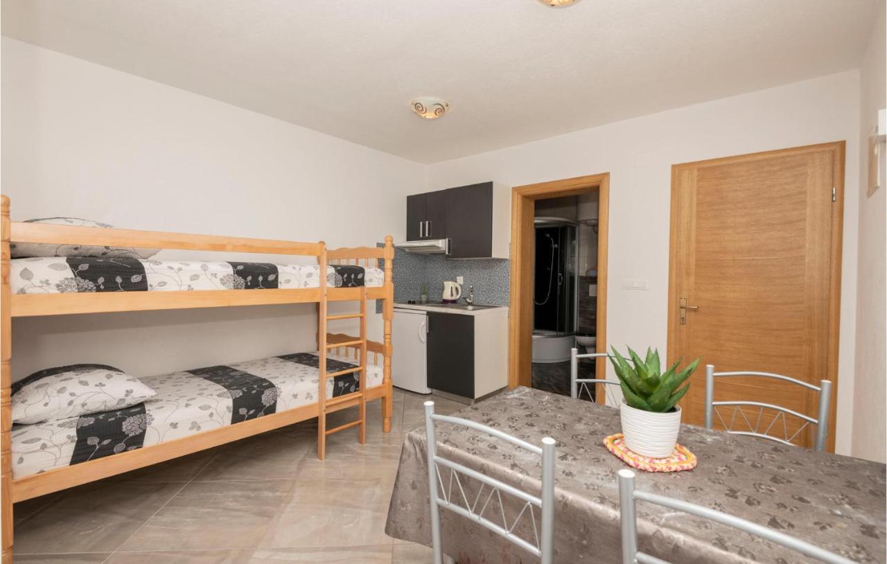 Beautiful Apartment In Krvavica With Kitchen Kültér fotó